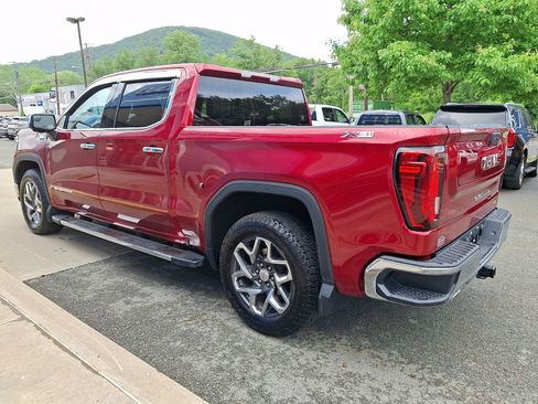 Used 2023 GMC Sierra 1500 SLT w/ SLT Premium Package AWD/4WD image 4