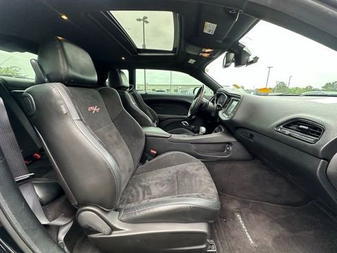 Used 2016 Dodge Challenger R/T Scat Pack w/ Leather Interior Group RWD image 33
