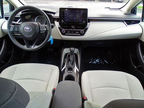 Used 2022 Toyota Corolla LE FWD image 27