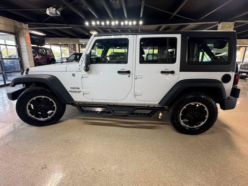 Used 2012 Jeep Wrangler Unlimited Sport w/ Connectivity Group AWD/4WD image 4