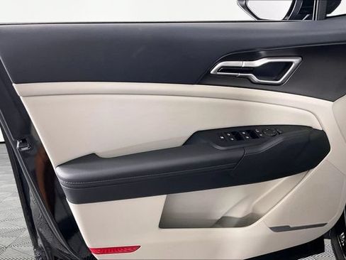 Certified 2026 Kia Sportage EX FWD image 18