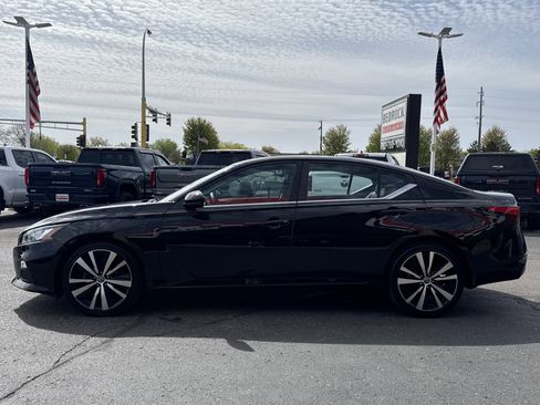Used 2019 Nissan Altima 2.5 SR w/ SR Premium Package AWD/4WD image 4