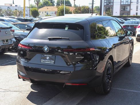 Used 2024 BMW iX xDrive50 w/ Convenience Package AWD/4WD image 7
