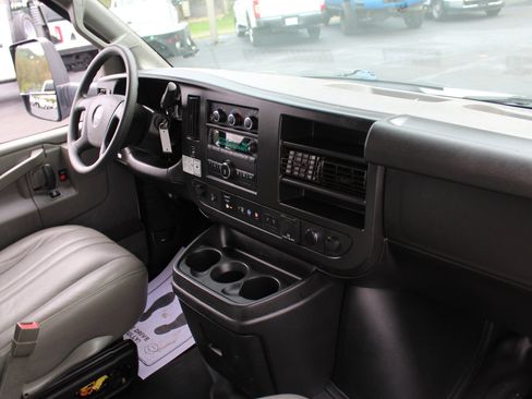 Used 2021 GMC Savana 3500 Extended w/ Power Convenience Package image 27