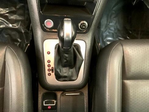 Used 2016 Volkswagen Tiguan S image 17