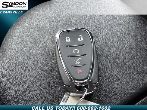 Used 2021 Chevrolet Equinox LT image 19