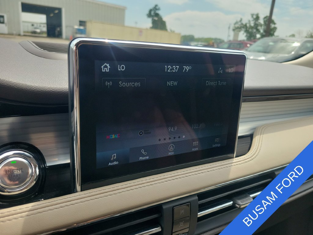 Used 2022 Lincoln Corsair AWD w/ Premium Package image 17