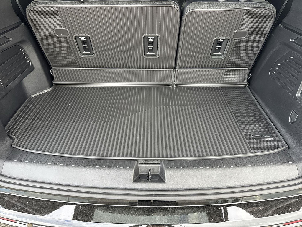 New 2027 GMC Acadia Denali Ultimate w/ LPO, Floor Liner Package FWD image 3