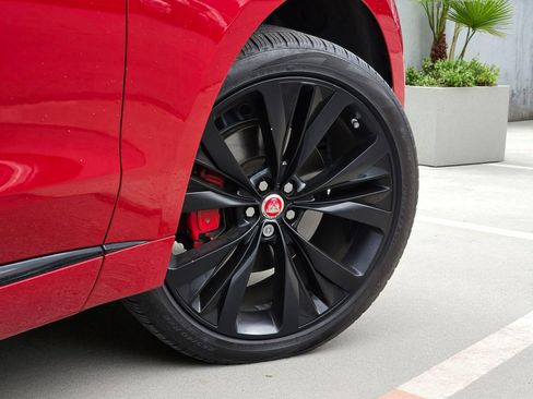 Used 2019 Jaguar F-PACE S image 10