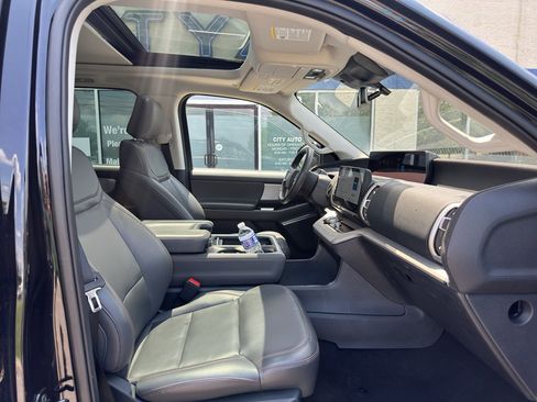 Used 2025 Ford Expedition Active AWD/4WD image 10