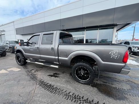 Used 2011 Ford F250 XLT w/ XLT Premium Pkg image 3