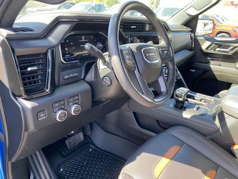 Used 2023 GMC Sierra 1500 AT4 w/ AT4 Premium Package AWD/4WD image 10