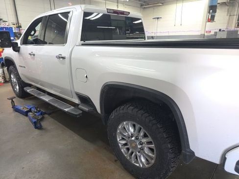 Used 2023 Chevrolet Silverado 2500 High Country image 4