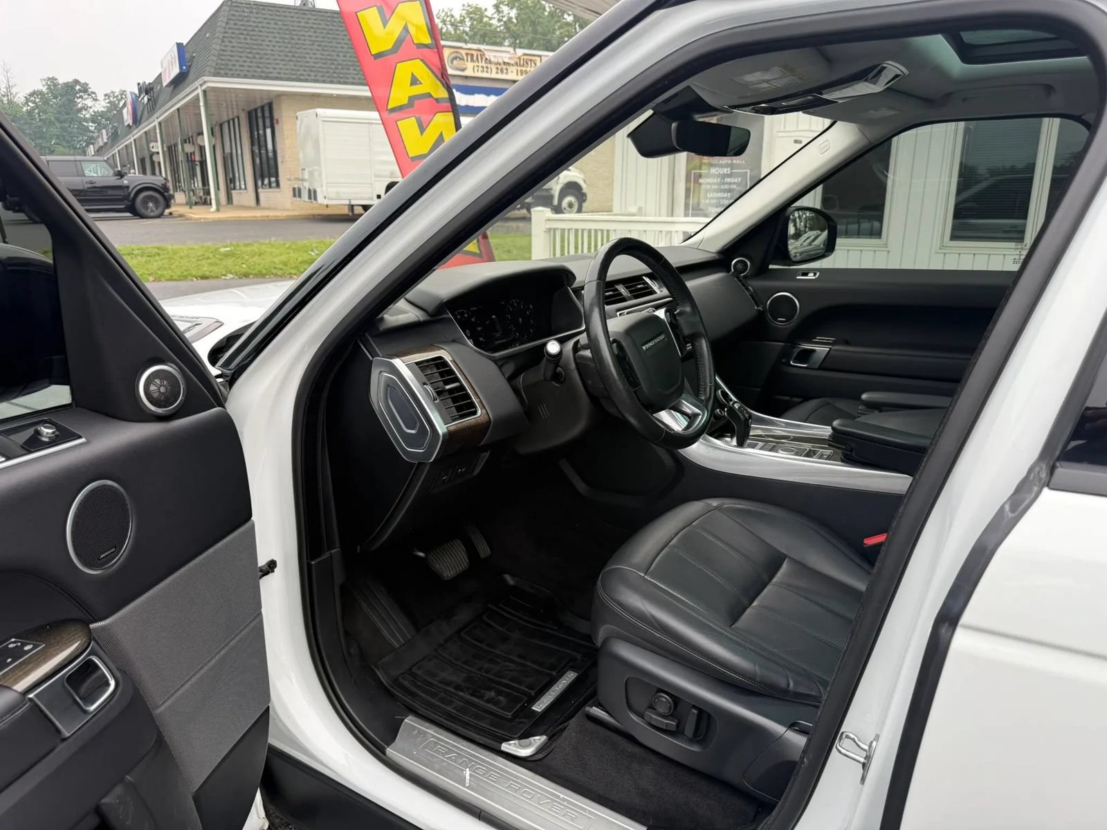 Used 2019 Land Rover Range Rover Sport HSE AWD/4WD image 13