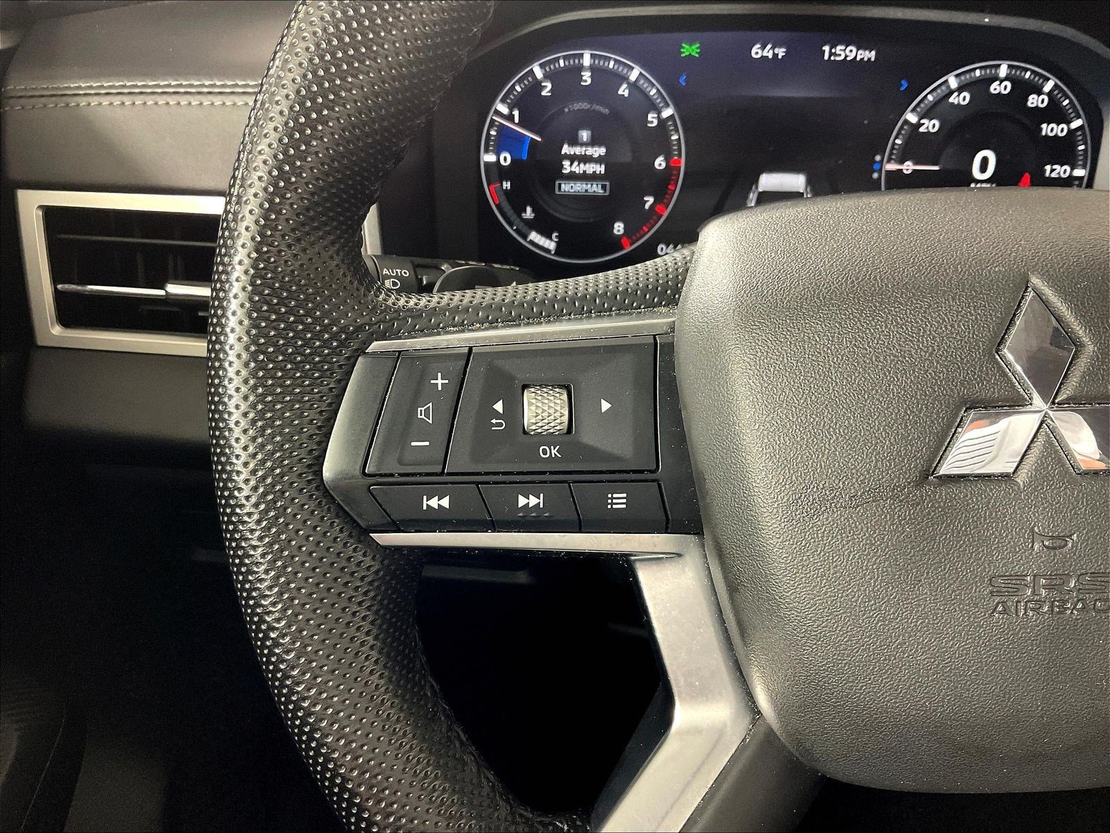 Used 2023 Mitsubishi Outlander SEL AWD/4WD image 12