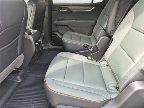 New 2026 GMC Acadia AT4 w/ Luxury Package AWD/4WD image 13