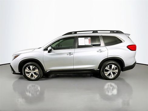 Used 2023 Subaru Ascent Premium w/ Convenience Package image 5