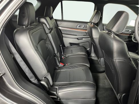 Used 2018 Ford Explorer Platinum AWD/4WD image 14