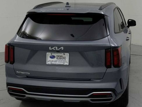 Used 2023 Kia Sorento S w/ Panoramic Sunroof Package FWD image 9