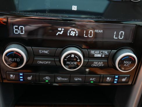 Used 2022 Subaru Ascent Touring AWD/4WD image 23