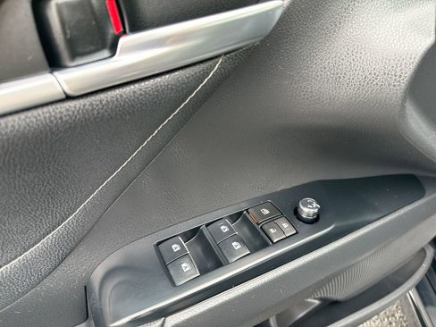 Used 2018 Toyota Camry XSE image 14