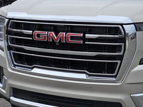 Used 2021 GMC Yukon SLT w/ SLT Luxury Package image 37