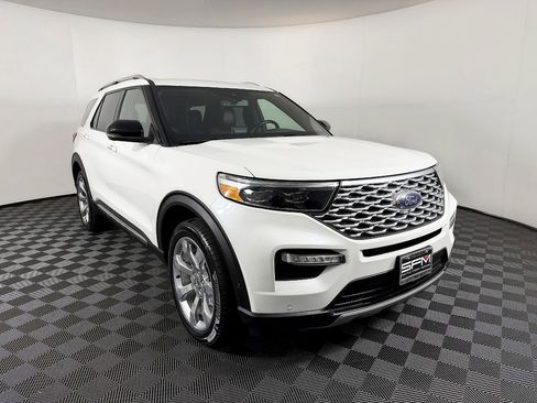 Used 2020 Ford Explorer Platinum w/ Premium Technology Package image 5