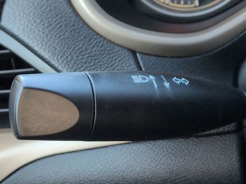 Used 2016 Jeep Cherokee Limited image 29