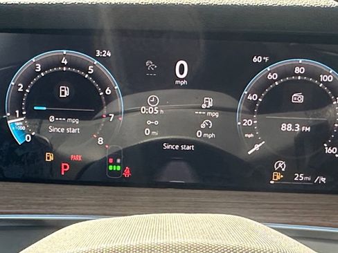 New 2026 Volkswagen Tiguan SEL R-Line AWD/4WD image 13