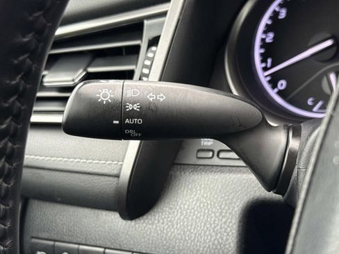 Used 2024 Toyota Camry SE w/ Convenience Package image 15