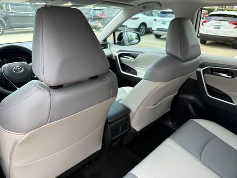 Used 2025 Toyota RAV4 XLE Premium image 26
