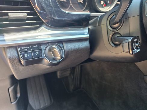 Used 2018 Porsche Panamera 4 AWD/4WD image 19