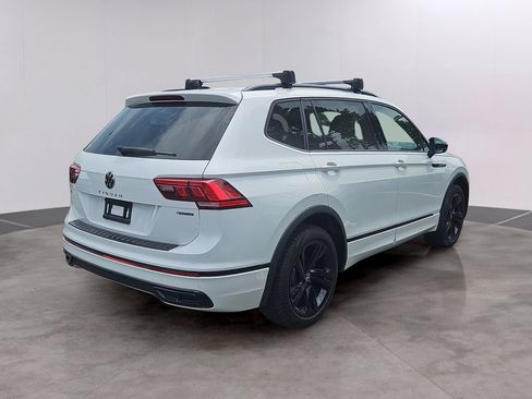 Used 2024 Volkswagen Tiguan SE R-Line AWD/4WD image 4