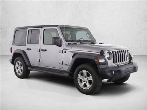 Used 2019 Jeep Wrangler Unlimited Sport S AWD/4WD image 3