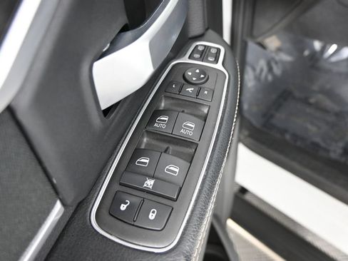 Used 2024 RAM 3500 Big Horn w/ Towing Technology Group AWD/4WD image 19