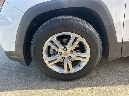 Used 2024 GMC Terrain SLE FWD image 7