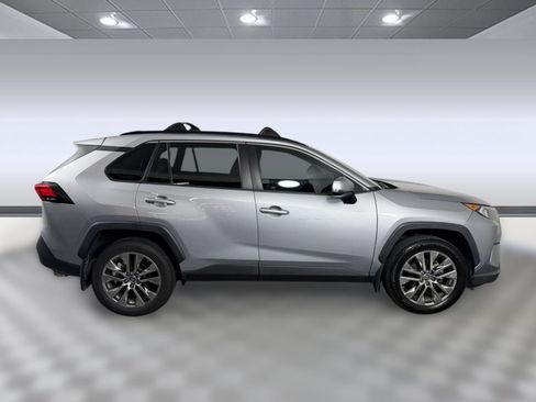 Used 2019 Toyota RAV4 XLE Premium w/ Advanced Technology Package FWD image 8