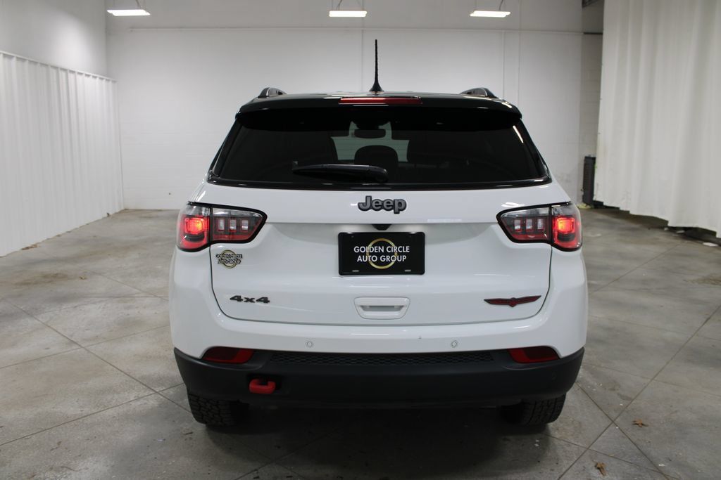 Used 2025 Jeep Compass Trailhawk AWD/4WD image 8