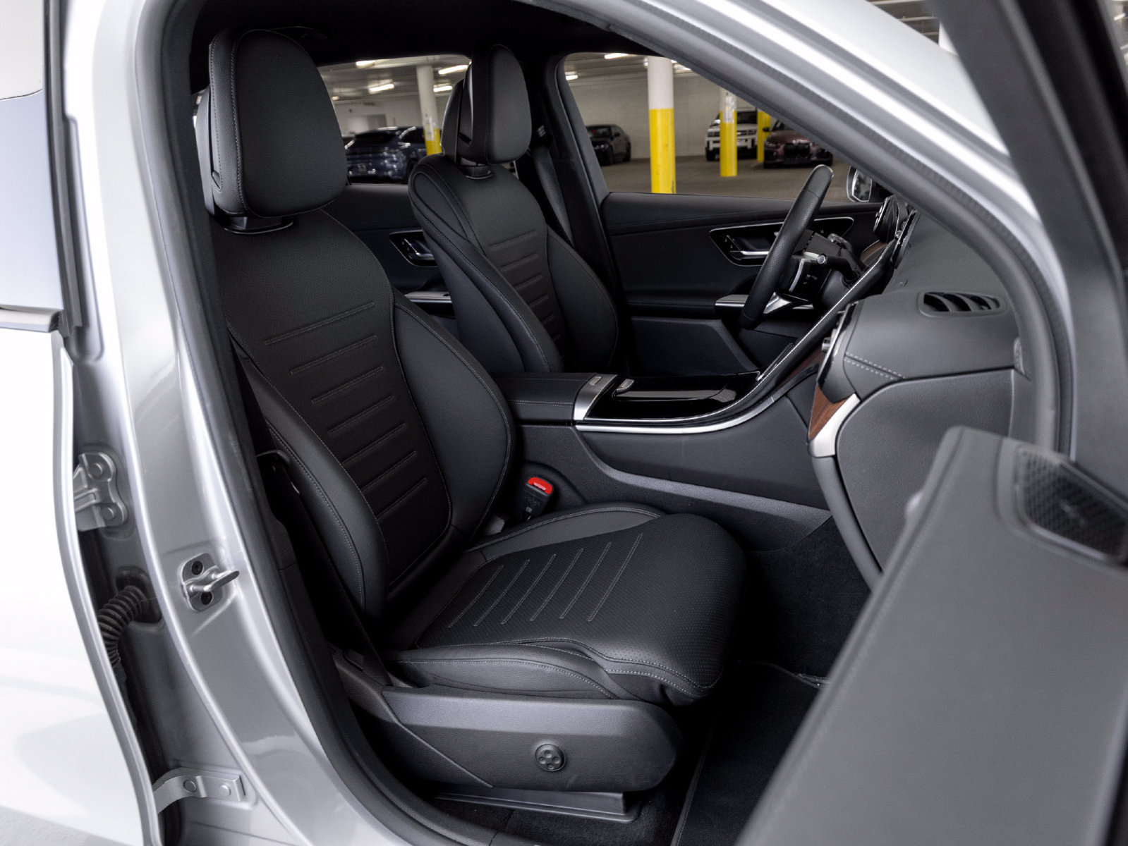 Certified 2026 Mercedes-Benz GLC 300 image 28