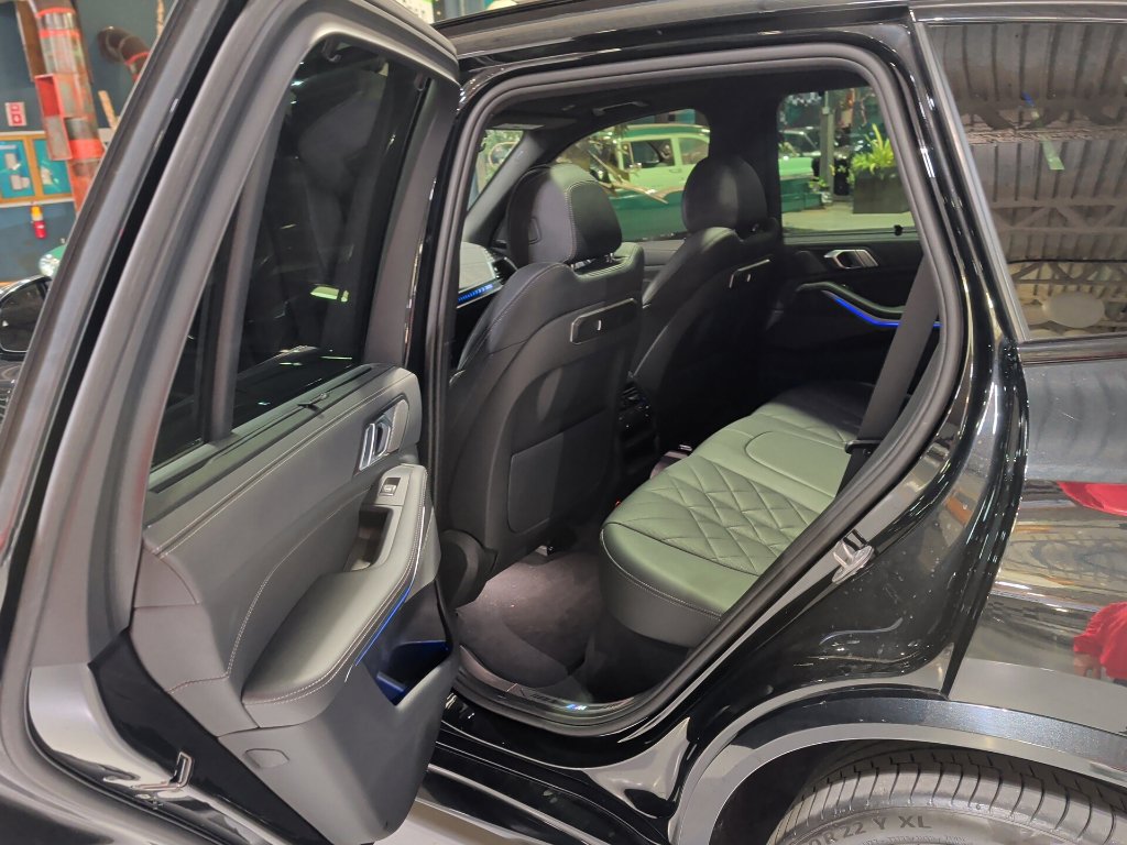 Certified 2024 BMW X5 xDrive40i w/ Executive Package AWD/4WD image 14