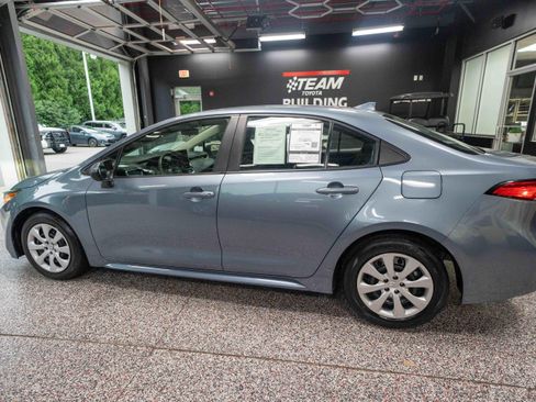 Used 2024 Toyota Corolla LE FWD image 2