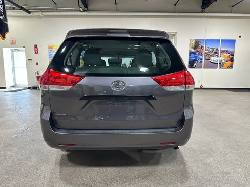 Used 2012 Toyota Sienna image 11