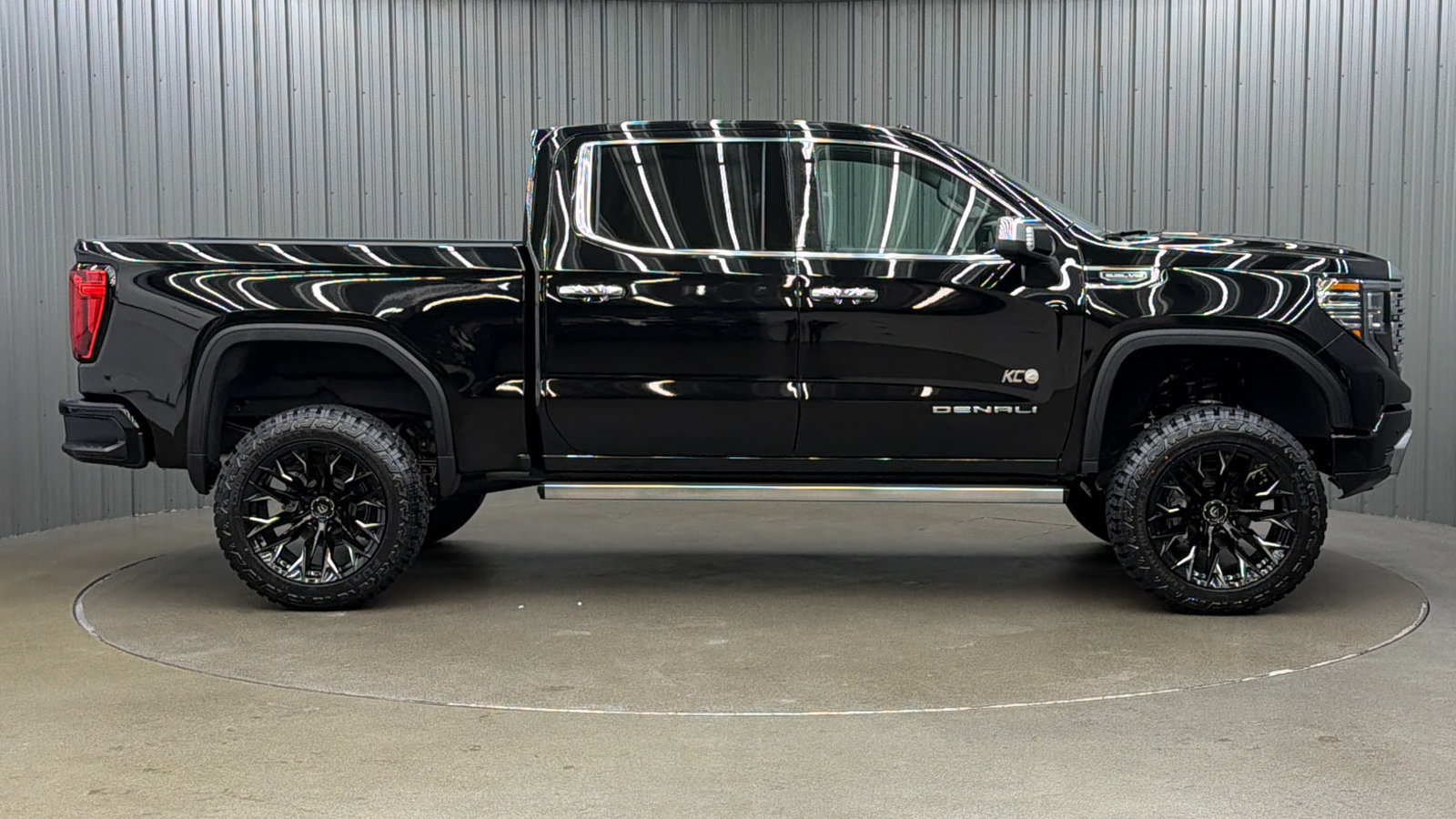Used 2026 GMC Sierra 1500 Denali w/ Denali Reserve Package AWD/4WD image 6