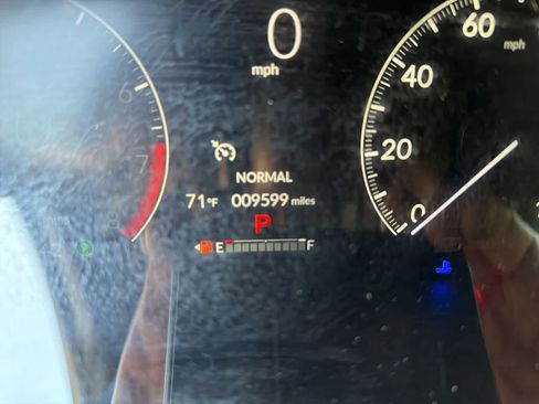 Used 2025 Honda HR-V Sport image 2