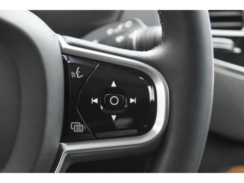 Certified 2023 Volvo XC90 B5 Plus image 36