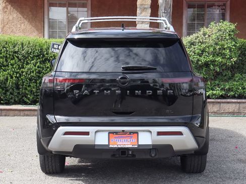 Used 2024 Nissan Pathfinder SL w/ SL Premium Package FWD image 7