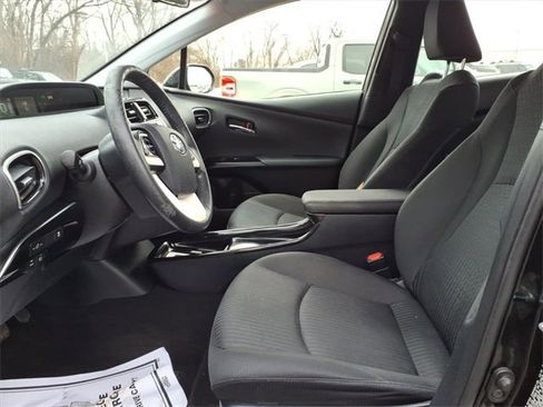 Used 2016 Toyota Prius Three image 14