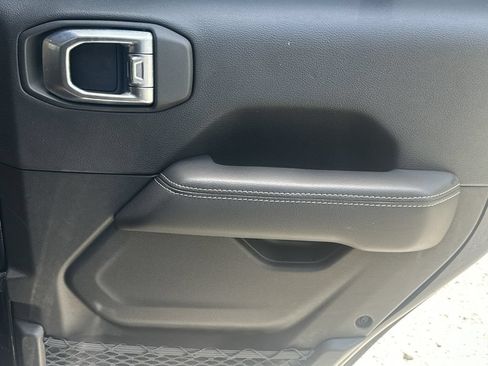 Used 2023 Jeep Wrangler Unlimited Sahara w/ Cold Weather Group AWD/4WD image 17