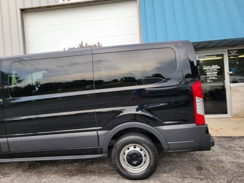 Used 2018 Ford Transit 150 XL RWD image 8