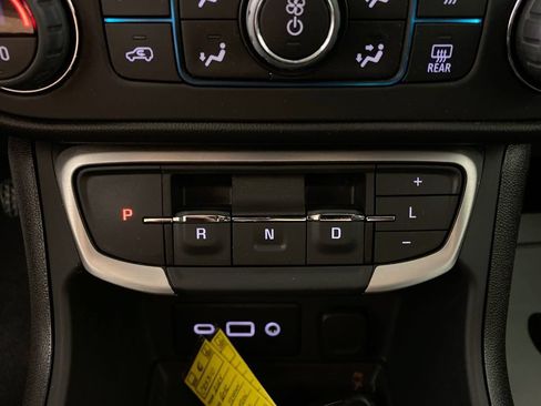 Certified 2024 GMC Terrain SLE w/ Driver Convenience Package FWD image 19